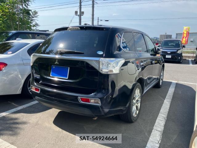 Mitsubishi OUTLANDER PHEV 2014-06 8378931-2