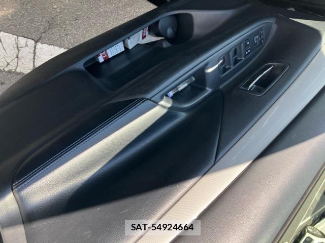 Mitsubishi OUTLANDER PHEV 2014-06 8378931-8