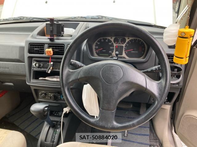 Mitsubishi PAJERO MINI 2004-02 8379578-11