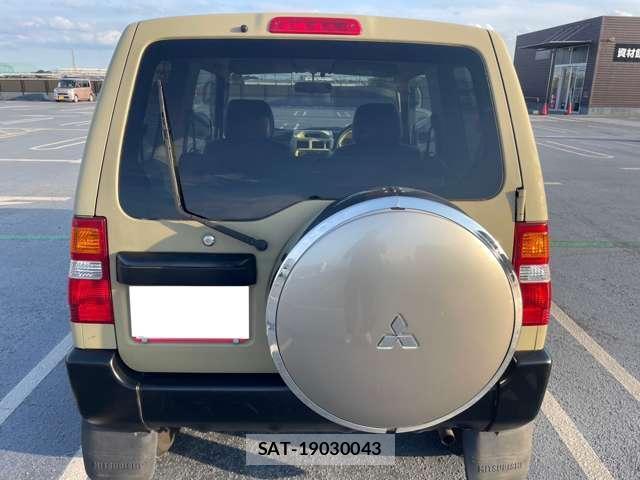 Mitsubishi PAJERO MINI 2000 8379607-5