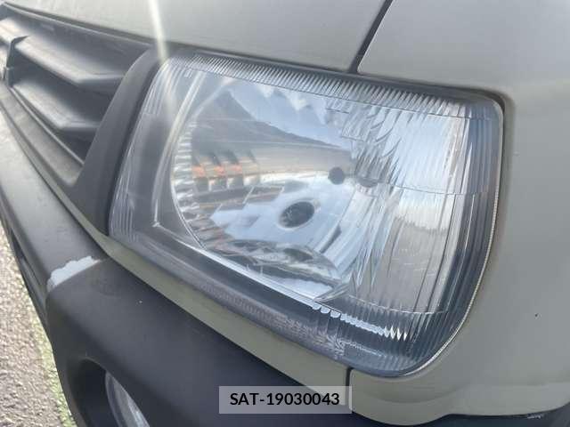 Mitsubishi PAJERO MINI 2000 8379607-9