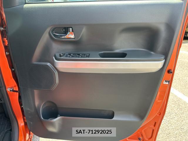 Toyota Pixis Mega 2015-08 8379258-15