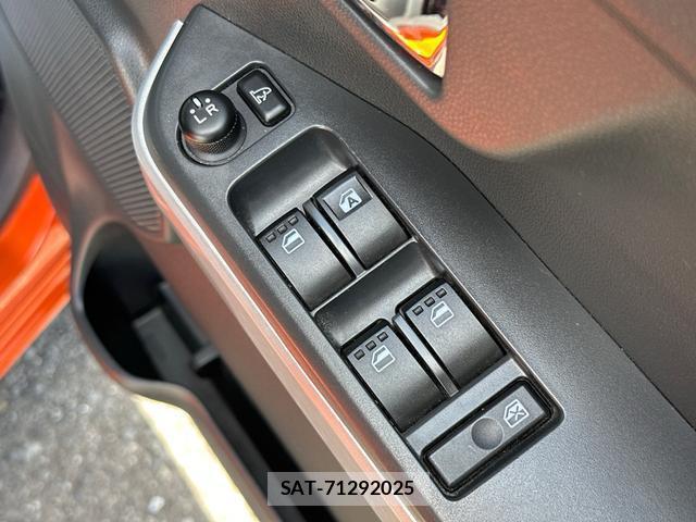 Toyota Pixis Mega 2015-08 8379258-16