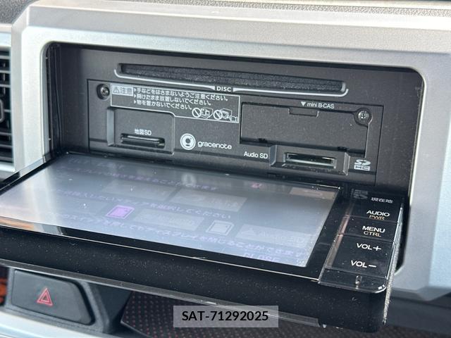 Toyota Pixis Mega 2015-08 8379258-4