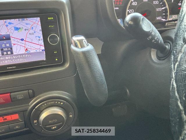 Toyota PIXIS SPACE 2014-01 8379602-10
