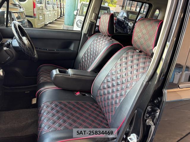 Toyota PIXIS SPACE 2014-01 8379602-11