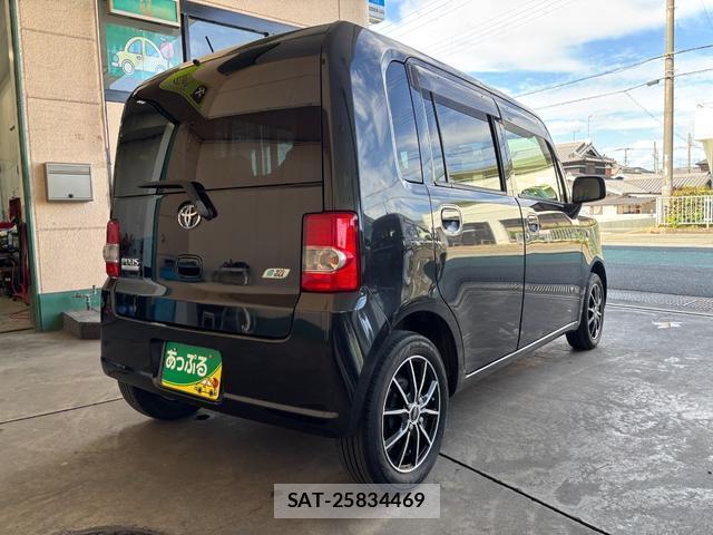 Toyota PIXIS SPACE 2014-01 8379602-7
