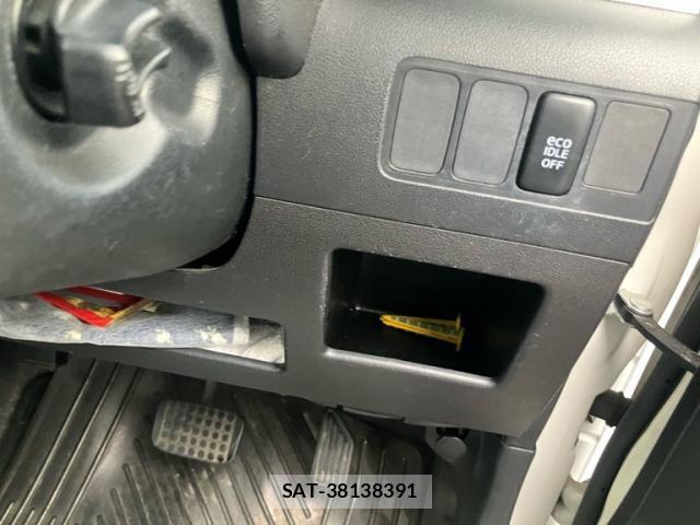 Toyota PIXIS SPACE 2012-10 8380015-11