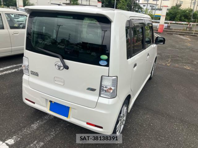 Toyota PIXIS SPACE 2012-10 8380015-12