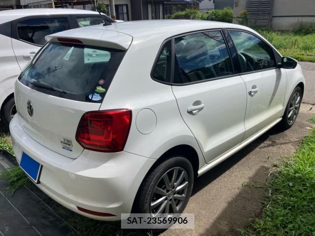 VolksWagen POLO 2014-12 8379040-3