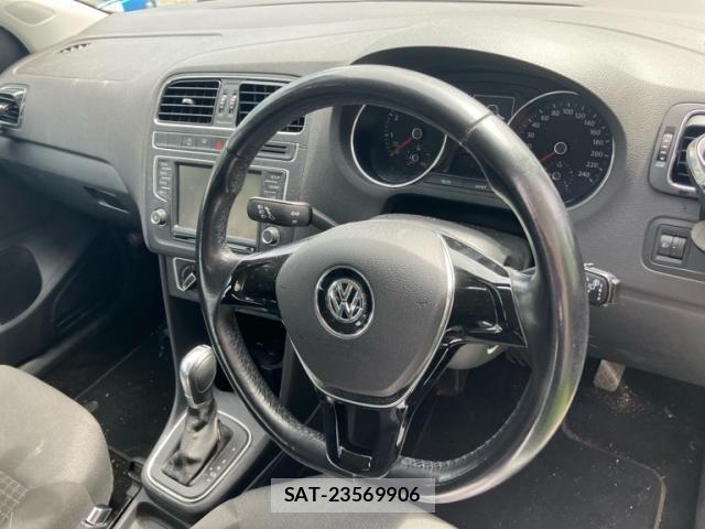 VolksWagen POLO 2014-12 8379040-6