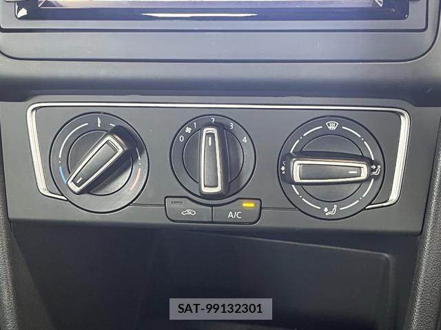 VolksWagen POLO 2016-08 8379173-13