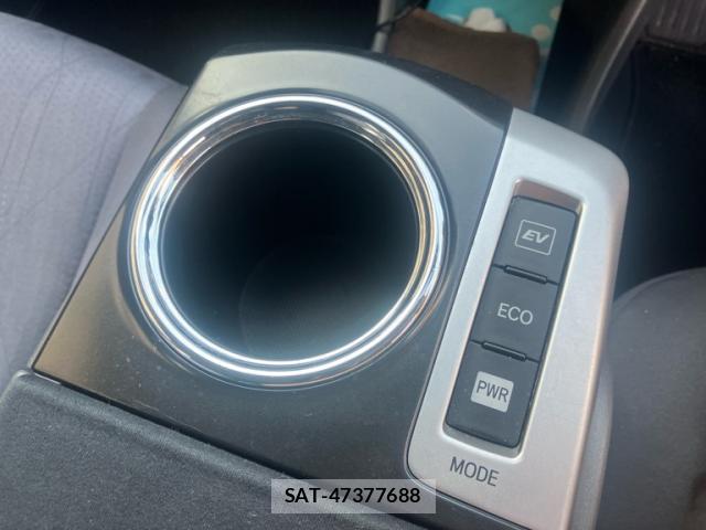 Toyota PRIUS ALPHA 2012-05 8378916-11