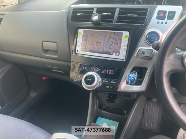 Toyota PRIUS ALPHA 2012-05 8378916-14