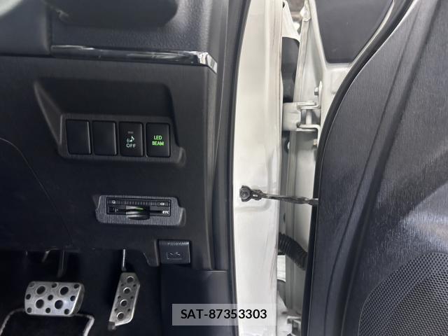 Toyota PRIUS ALPHA 2015-06 8379187-14