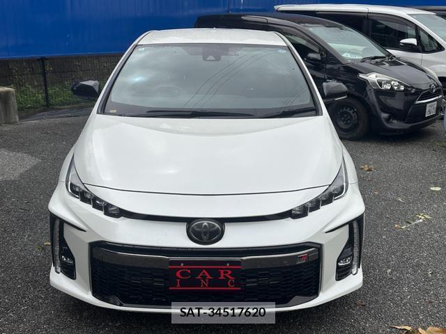 Toyota PRIUS PHV 2018-01 8379343-1