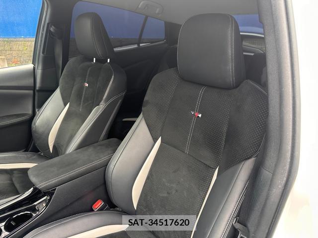 Toyota PRIUS PHV 2018-01 8379343-12