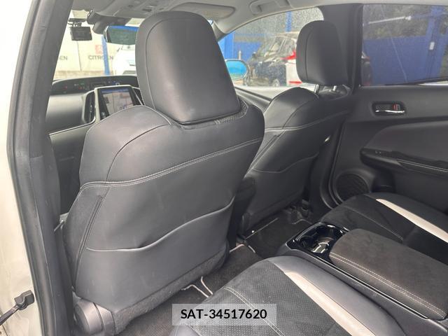 Toyota PRIUS PHV 2018-01 8379343-14
