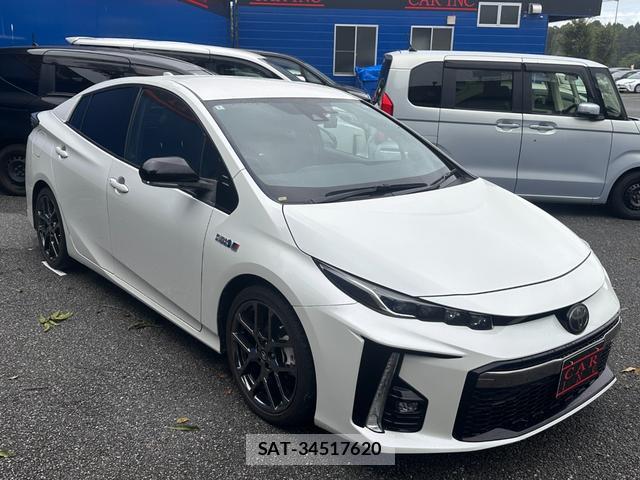 Toyota PRIUS PHV 2018-01 8379343-2