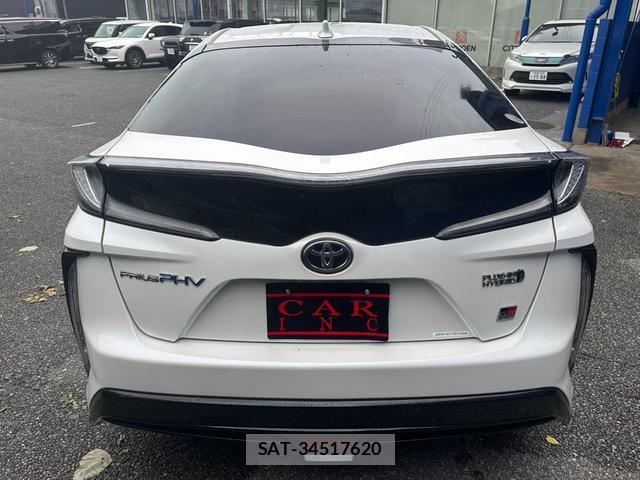 Toyota PRIUS PHV 2018-01 8379343-5