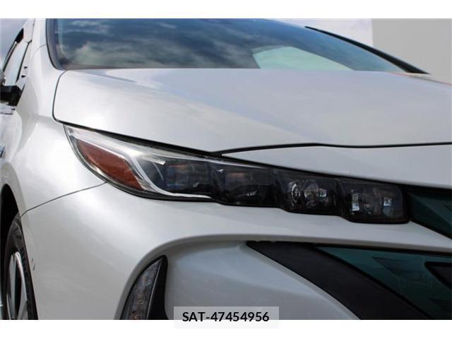 Toyota PRIUS PHV 2017-06 8379719-11