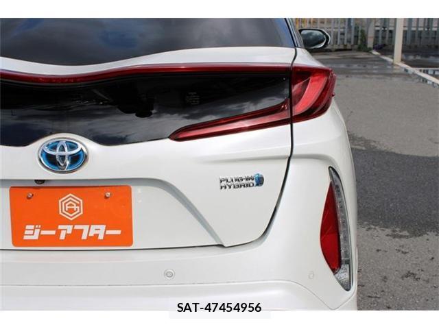 Toyota PRIUS PHV 2017-06 8379719-12