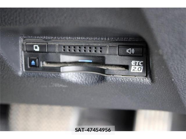 Toyota PRIUS PHV 2017-06 8379719-4