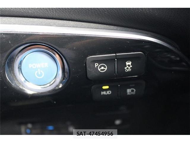 Toyota PRIUS PHV 2017-06 8379719-6