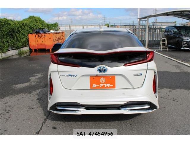 Toyota PRIUS PHV 2017-06 8379719-9