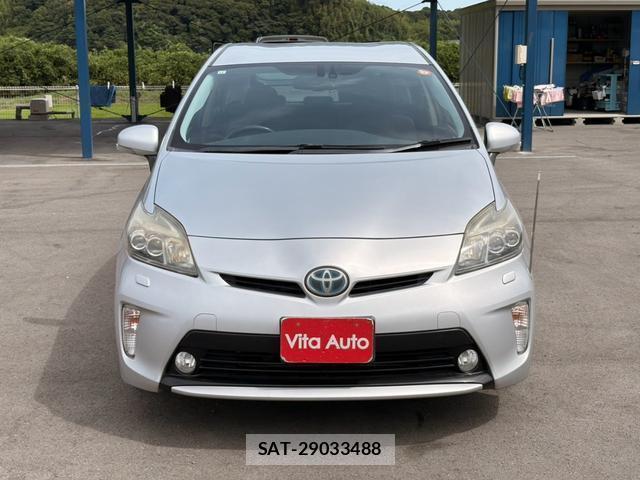 Toyota PRIUS 2013-12 8378651-11