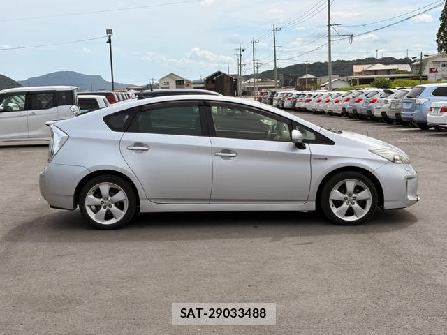 Toyota PRIUS 2013-12 8378651-2