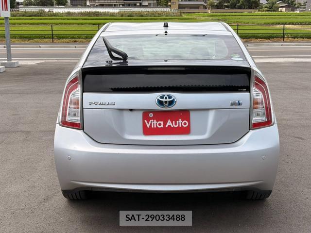 Toyota PRIUS 2013-12 8378651-3