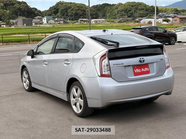 Toyota PRIUS 2013-12 8378651-4