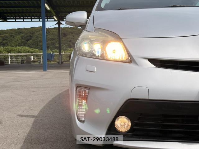 Toyota PRIUS 2013-12 8378651-6