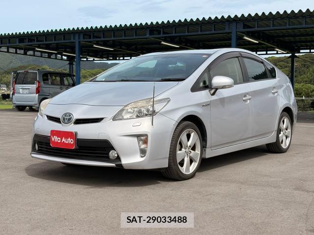 Toyota PRIUS 2013-12 8378651-9
