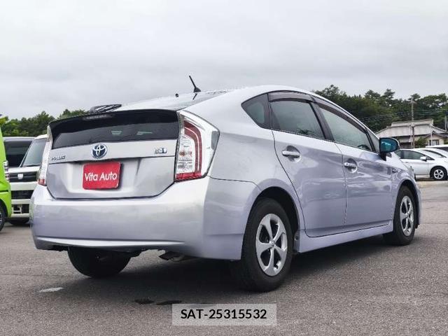 Toyota PRIUS 2012-06 8378725-13