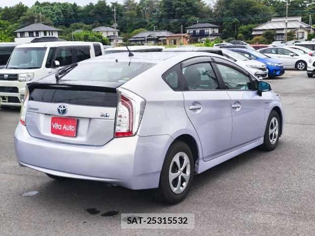 Toyota PRIUS 2012-06 8378725-14