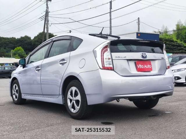 Toyota PRIUS 2012-06 8378725-4