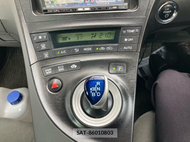 Toyota PRIUS 2010-04 8378903-17