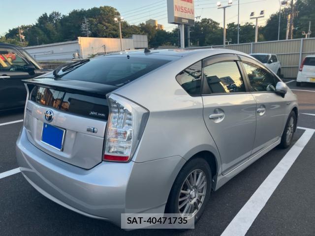 Toyota PRIUS 2011-01 8378999-13