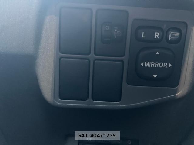 Toyota PRIUS 2011-01 8378999-17
