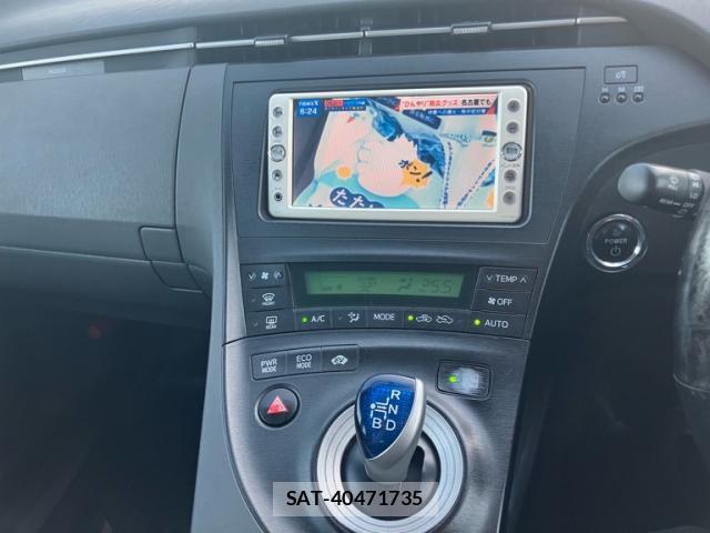 Toyota PRIUS 2011-01 8378999-18