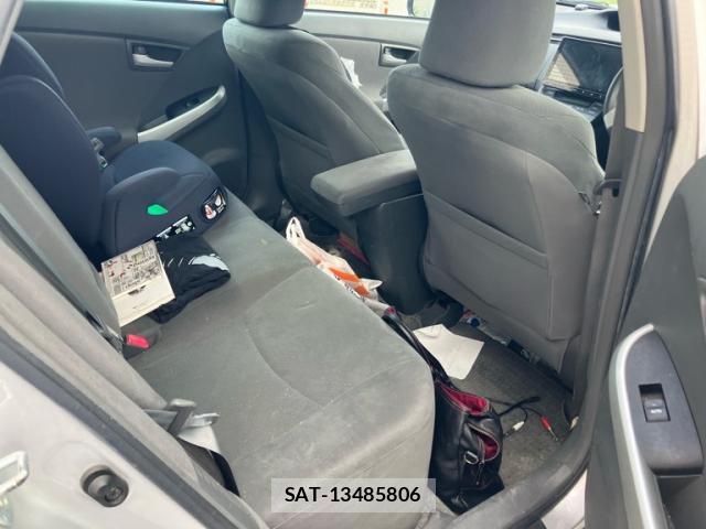 Toyota PRIUS 2010-01 8379023-16