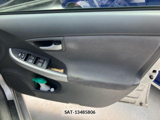 Toyota PRIUS 2010-01 8379023-6