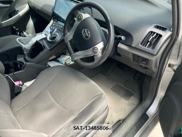 Toyota PRIUS 2010-01 8379023-7