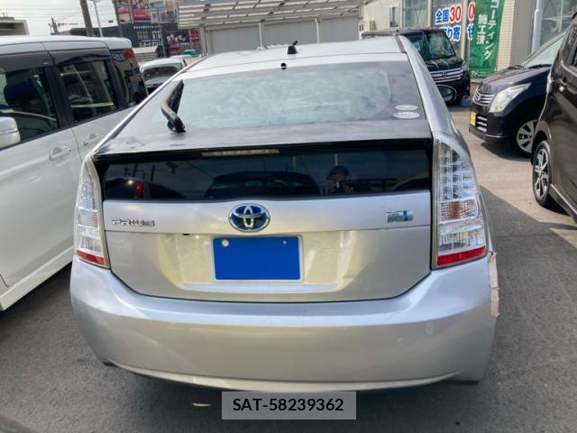 Toyota PRIUS 2009-07 8379061-12