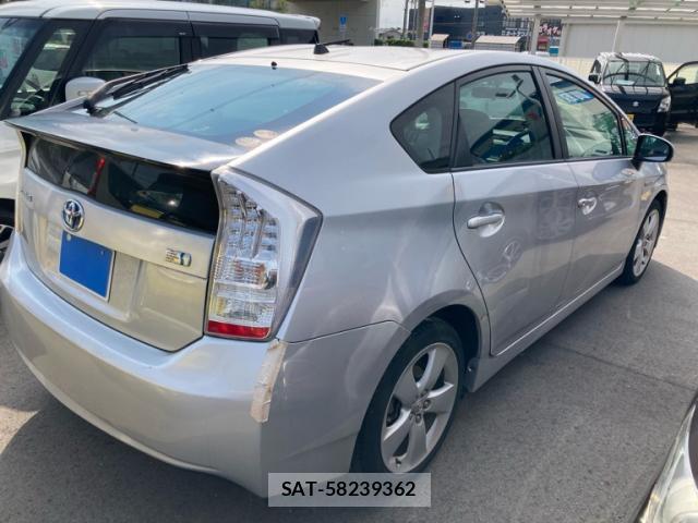 Toyota PRIUS 2009-07 8379061-13