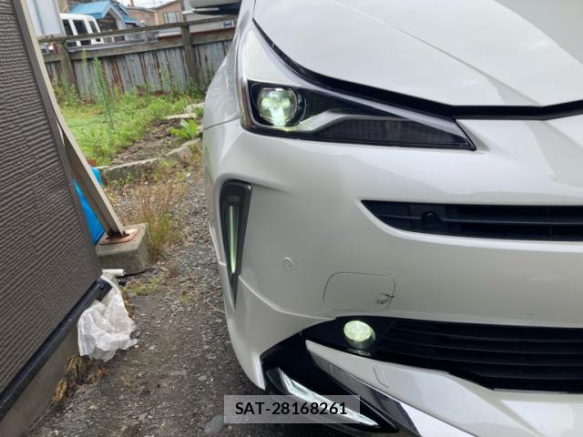 Toyota PRIUS 2019-11 8379088-11