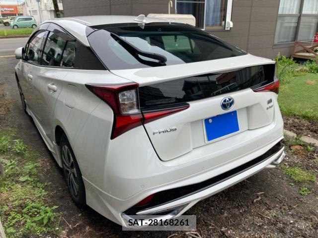 Toyota PRIUS 2019-11 8379088-12