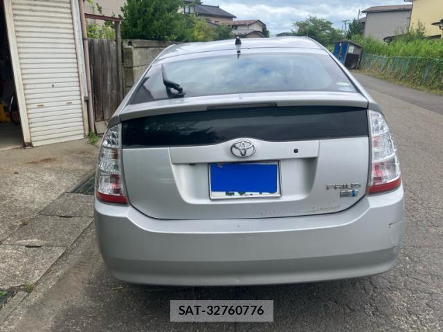Toyota PRIUS 2008-02 8379089-1